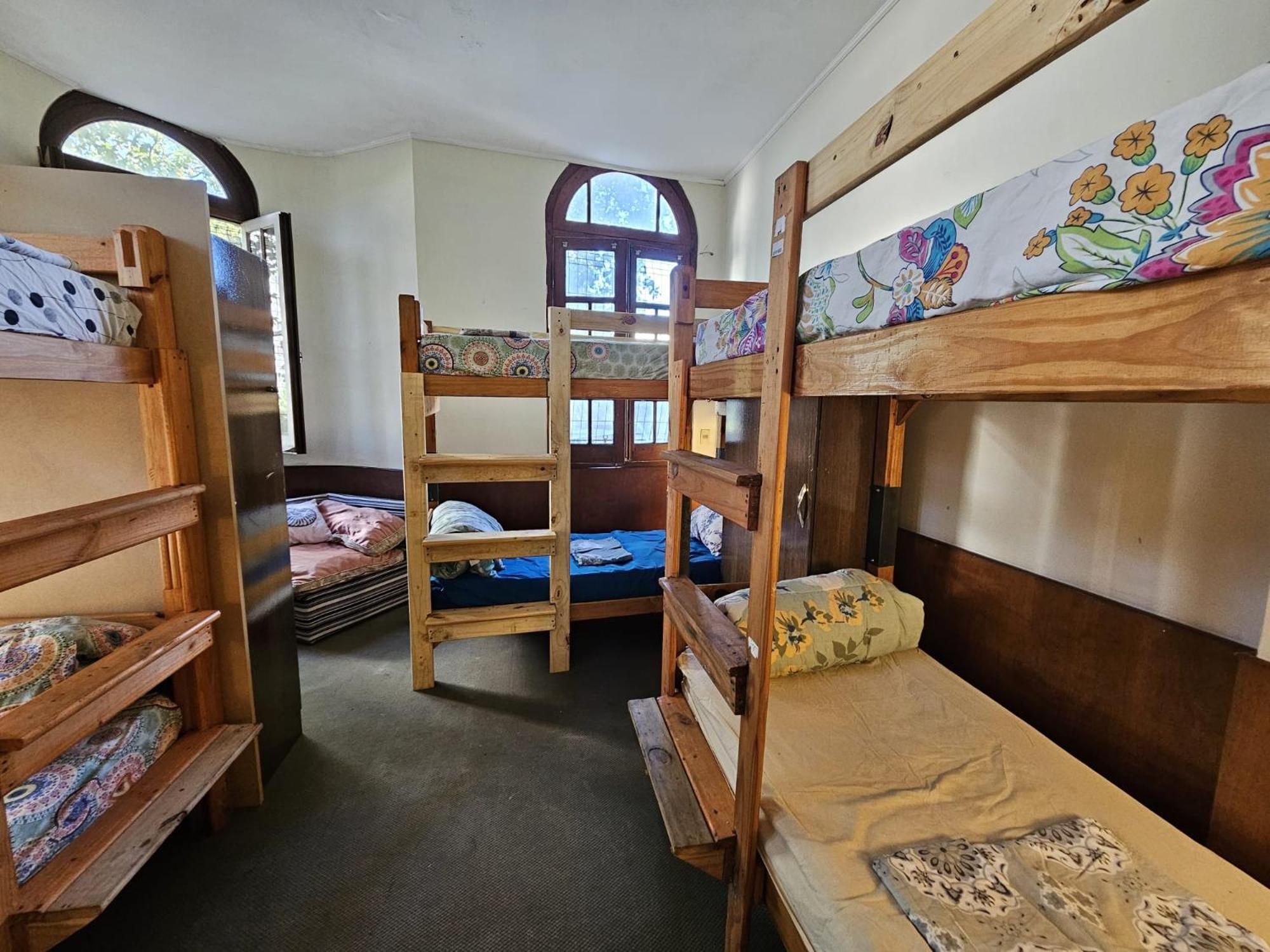 Hostal Montevideo Hostel *