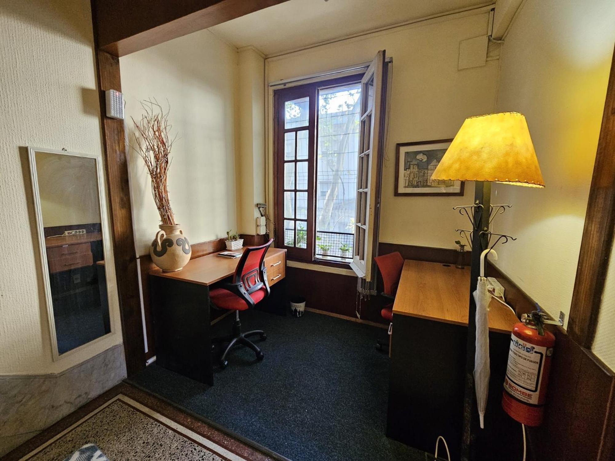 Hostal Montevideo Hostel *
