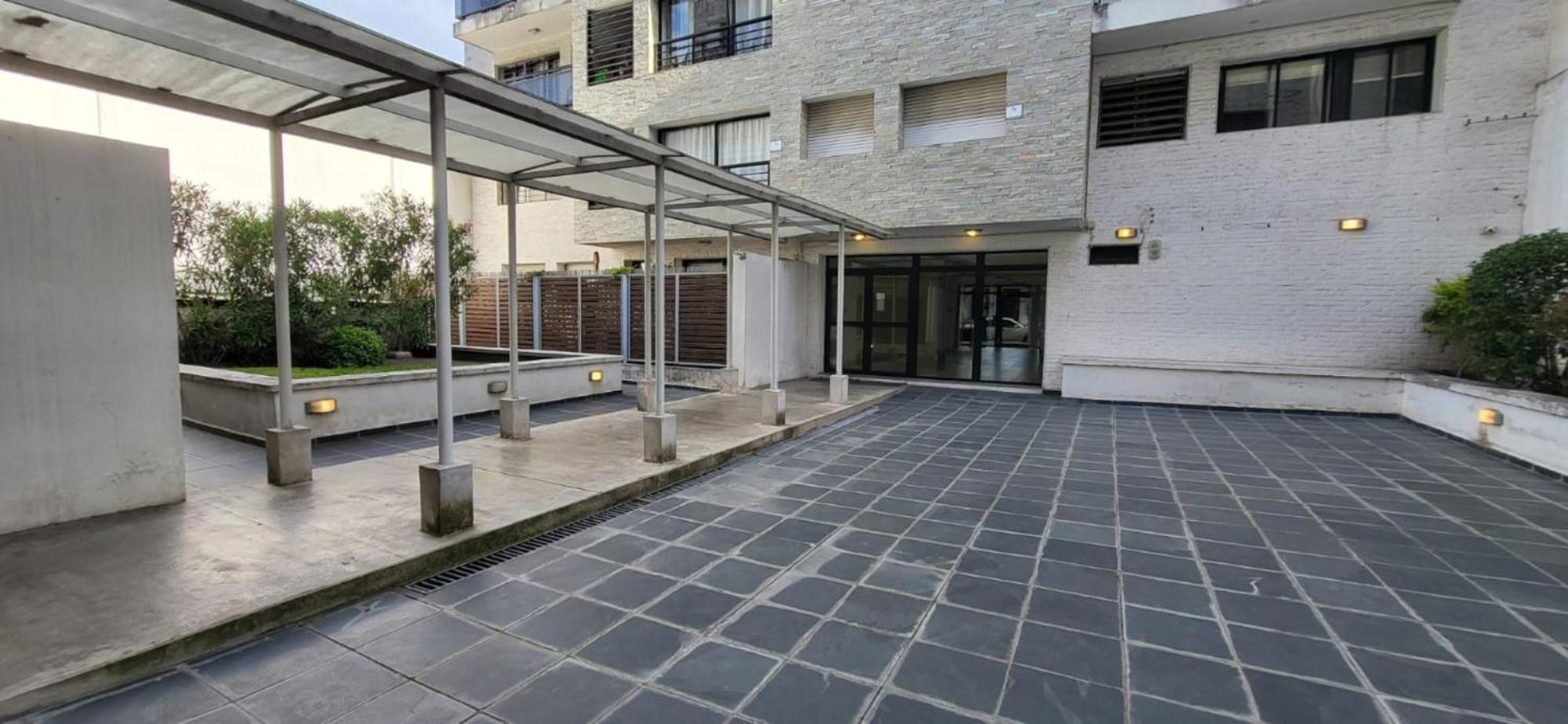 Apartamento Amplio En Pocitos