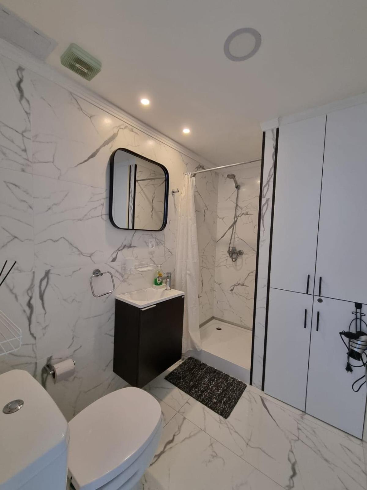 Moderno A 1 Cuadra De Shopping Y 4 Rambla Montevideo