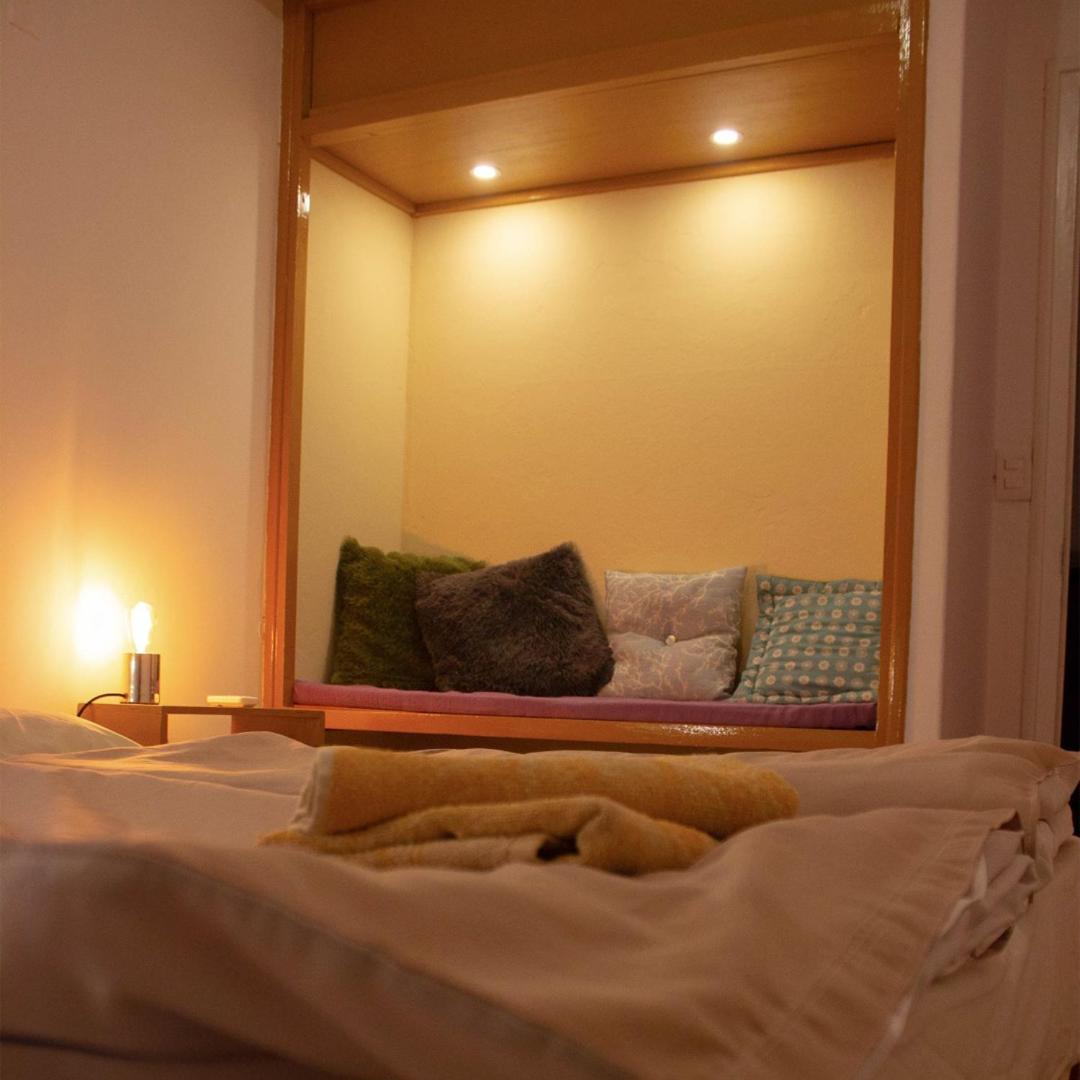 Hostal Yh *