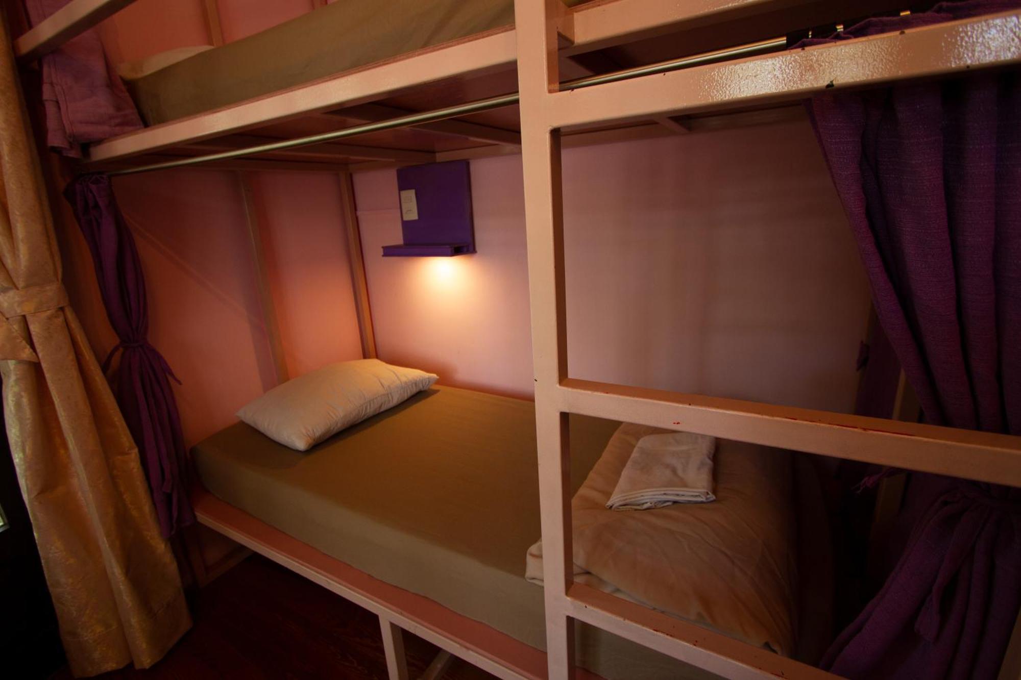 Yh Hostal *