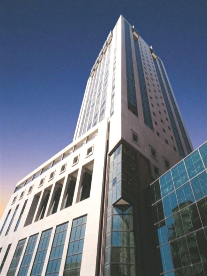 Radisson Victoria Plaza