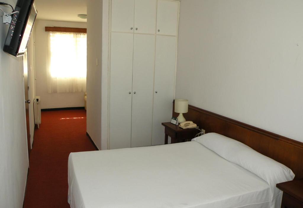 Austral 3*
